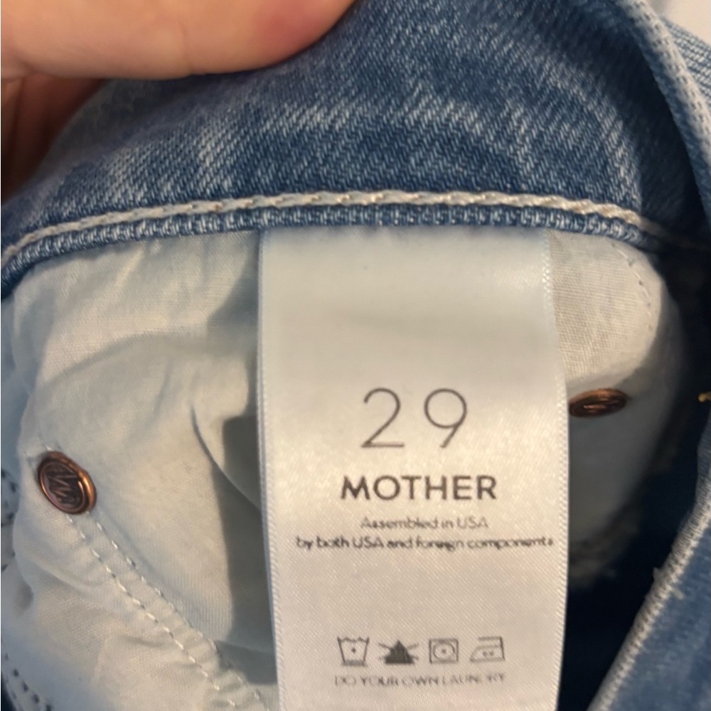 MOTHER high-wasted hiker hover undone hem jeans - Picture 3 of 4